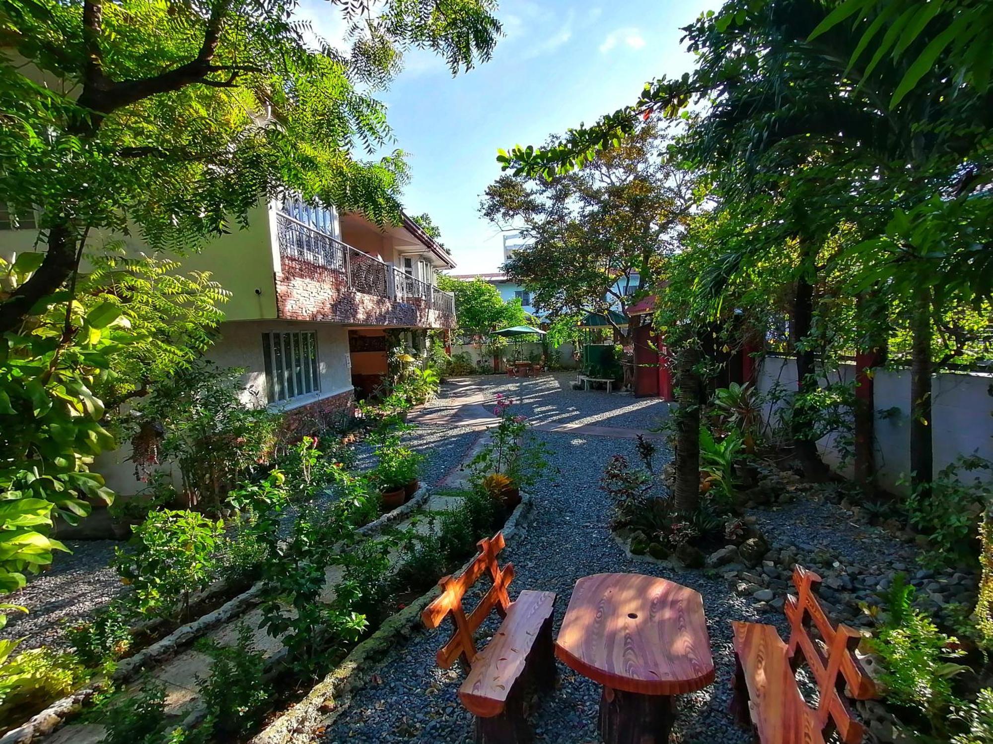 Monte Rio Gardens Bed & Breakfast Alaminos Exterior photo